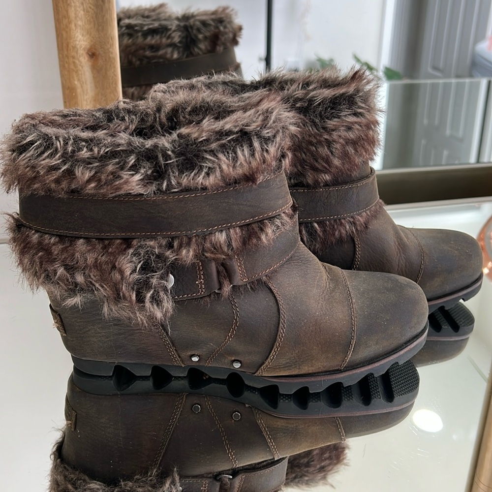 Sorel Fur Lined Brown Leather Booties wedge Joan of Arc